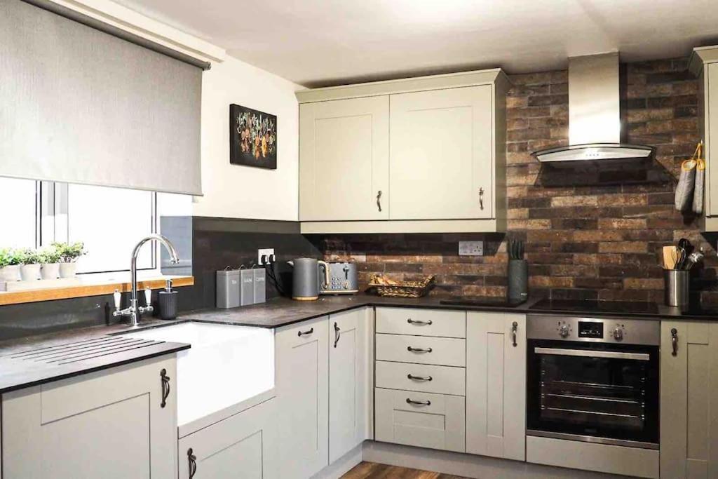 Large Cottage, Beach, Pubs Shops, Netflix, Bbq, Dog Friendly Hunmanby Eksteriør bilde